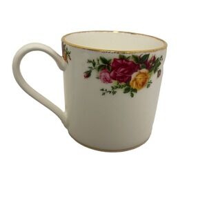 Royal Albert Old Country Roses Teacup, 1‎ Count White with a Floral coffee cup